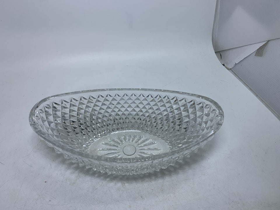 OVAL CRYSTAL TEXTURED DIAMOND PATTERN BOWL.