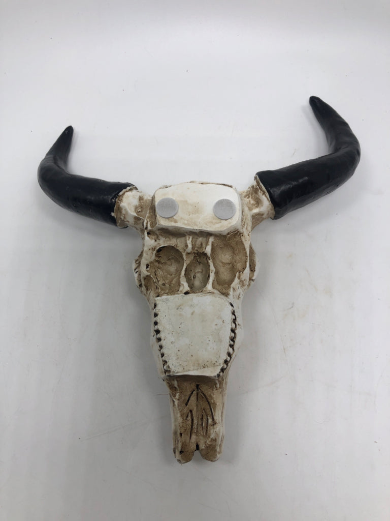 RESIN COW SKULL.