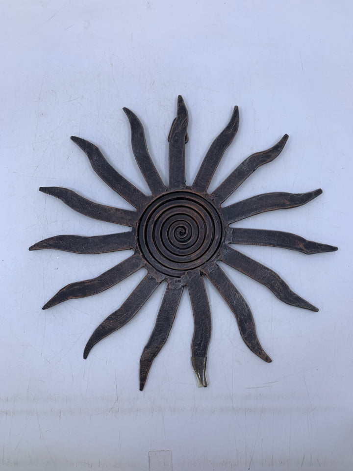 METAL SUNBURST.