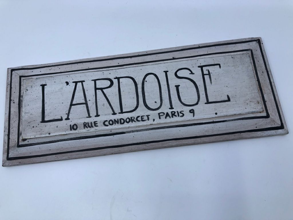 L'ARDOISE BLACK AND WHITE WALL ART.