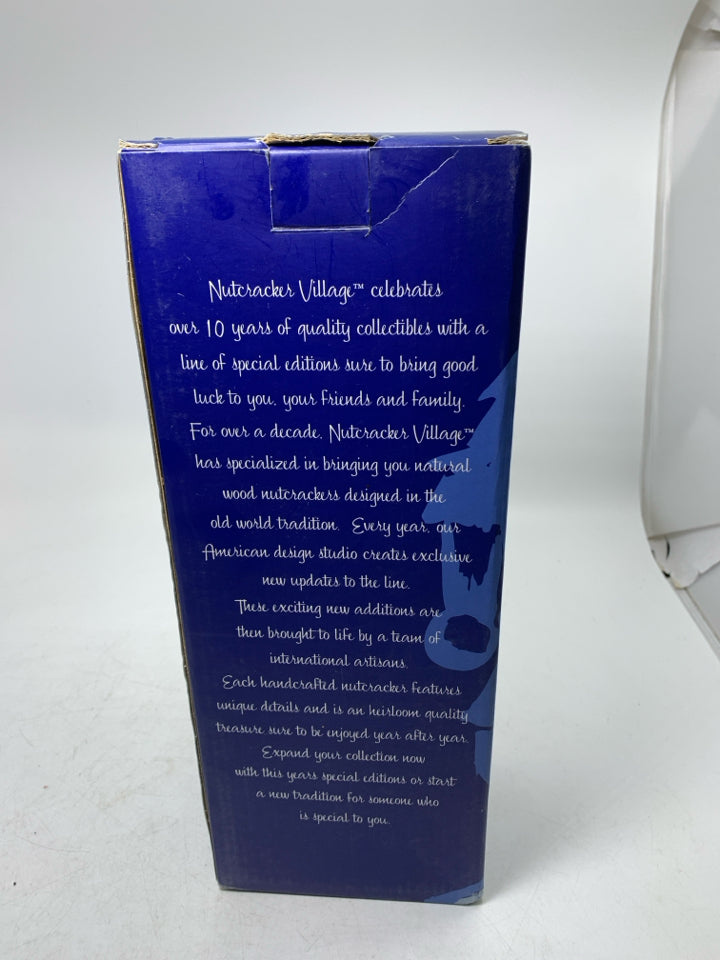 VTG IN BOX VILLAGE NUTCRACKER IN BLUE W/ RED & GOLD KING.