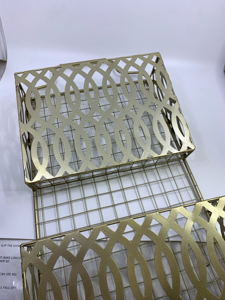 GOLD METAL WALL ORGANIZER W/2 SLOTS & HANDLE.