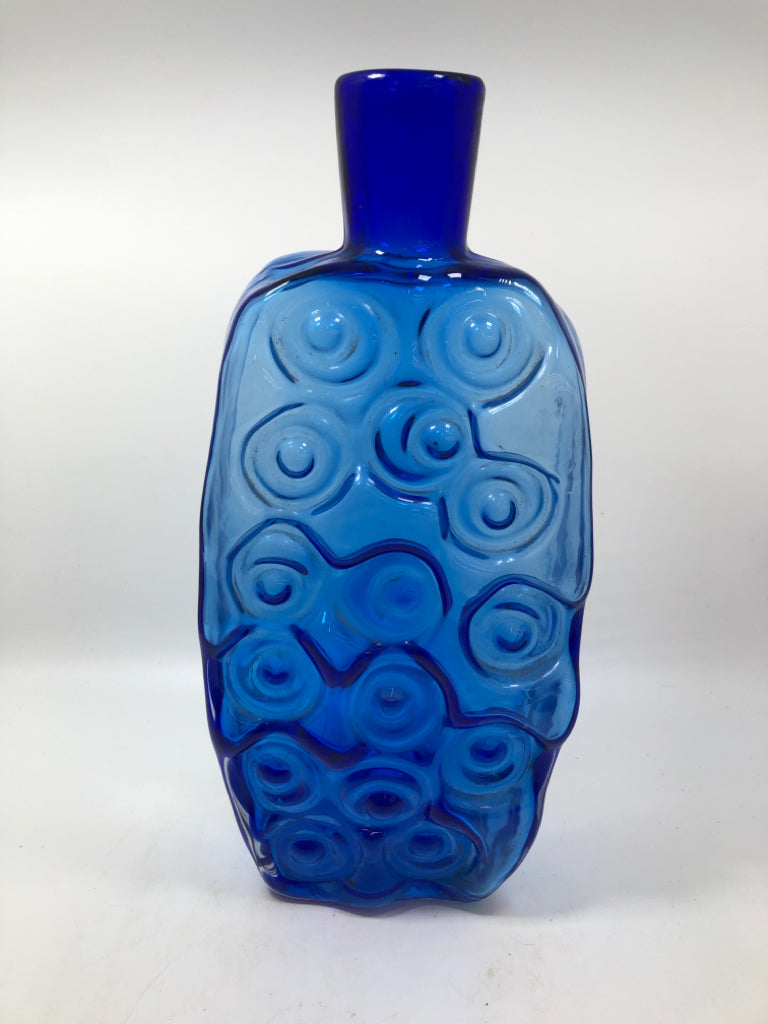 BLUE BUBBLE SWIRL VASE.