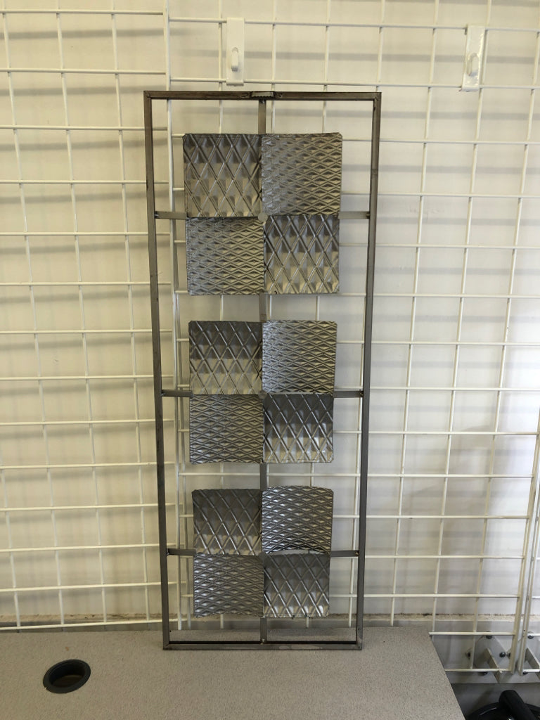 METAL SQUARE PATTERN WALL ART.