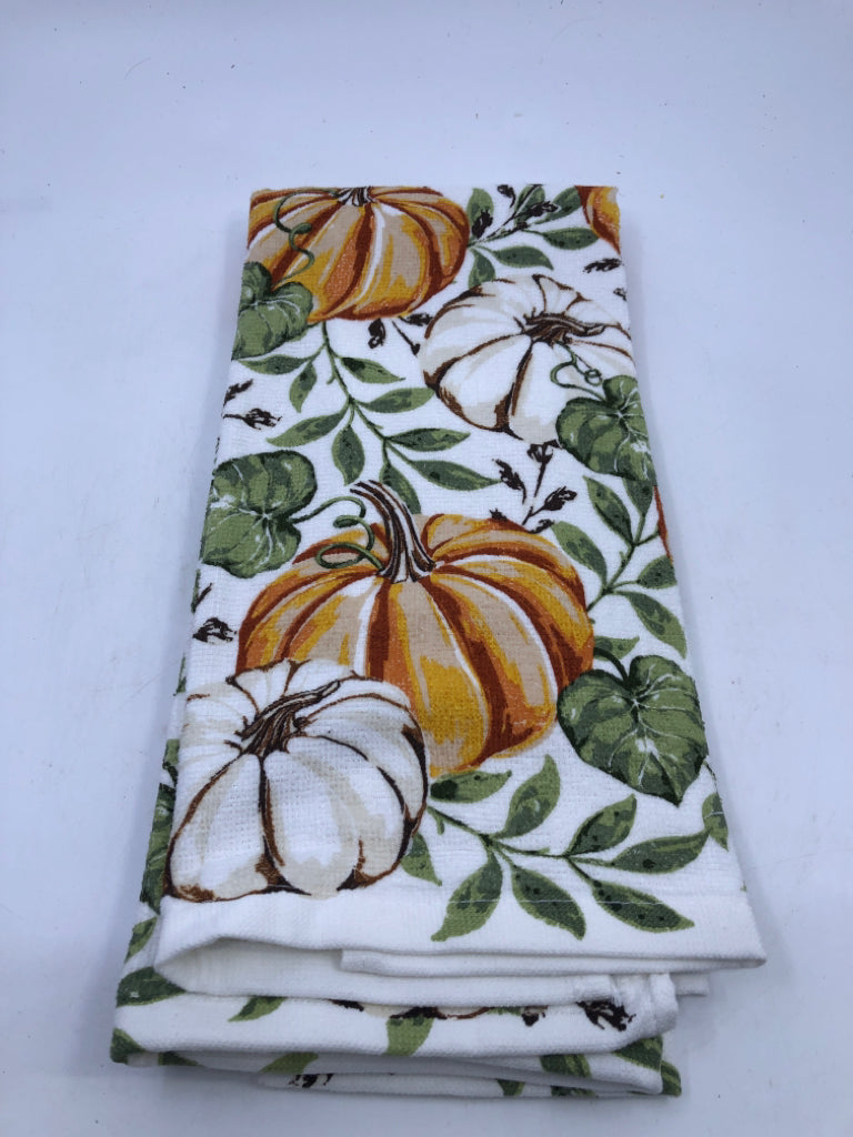 NEW ORANGE/WHITE PUMPKIN KITCHEN TOWEL SET