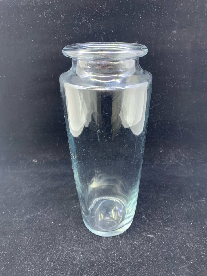 THICK CLEAR GLASS URN VASE.