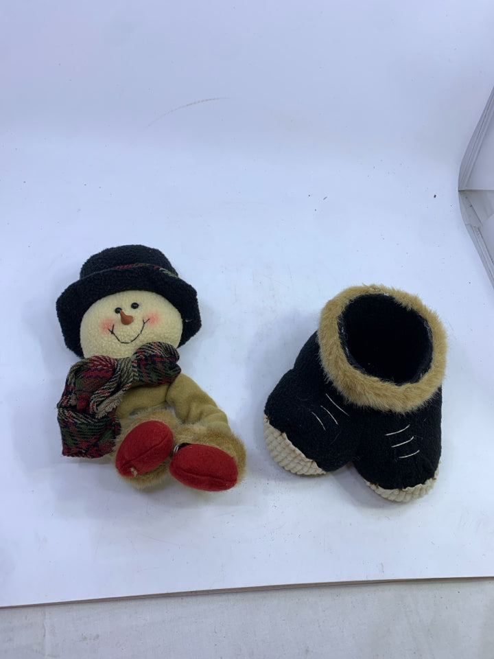 PLUSH SNOWMAN WINE BOTTLE TOPPER AND FEET.