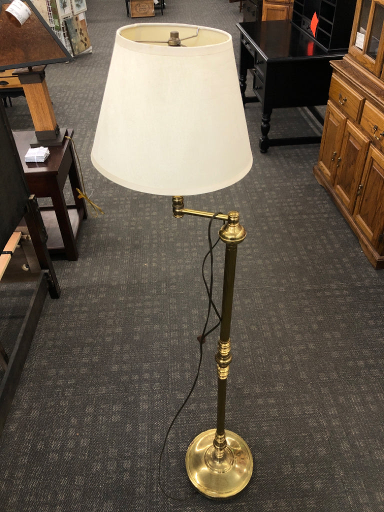 ADJUSTABLE GOLD FLOOR LAMP.