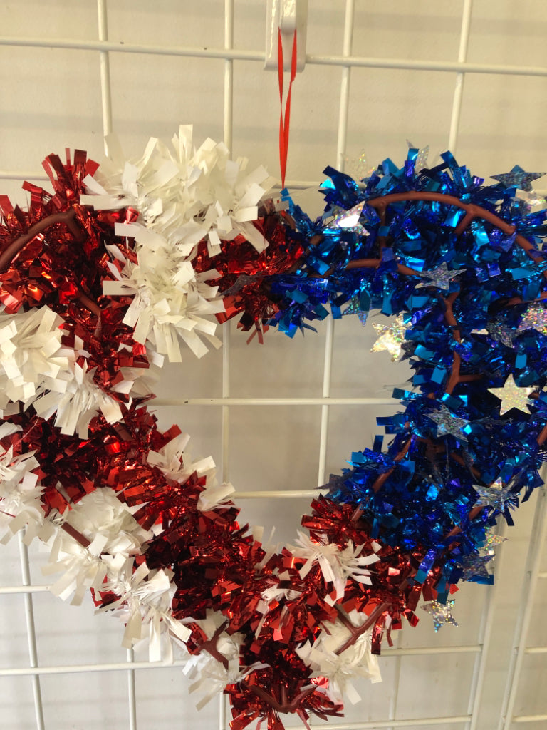 HEART TINSEL AMERICANA WREATH.