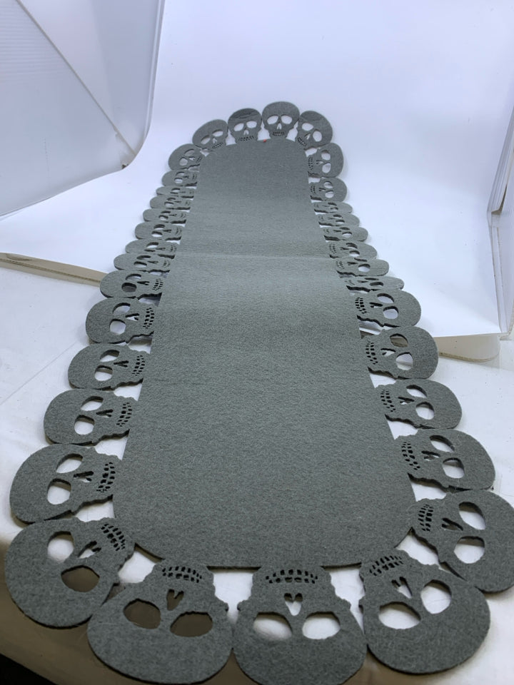 GRAY HALLOWEEN FELT TABLE RUNNER.