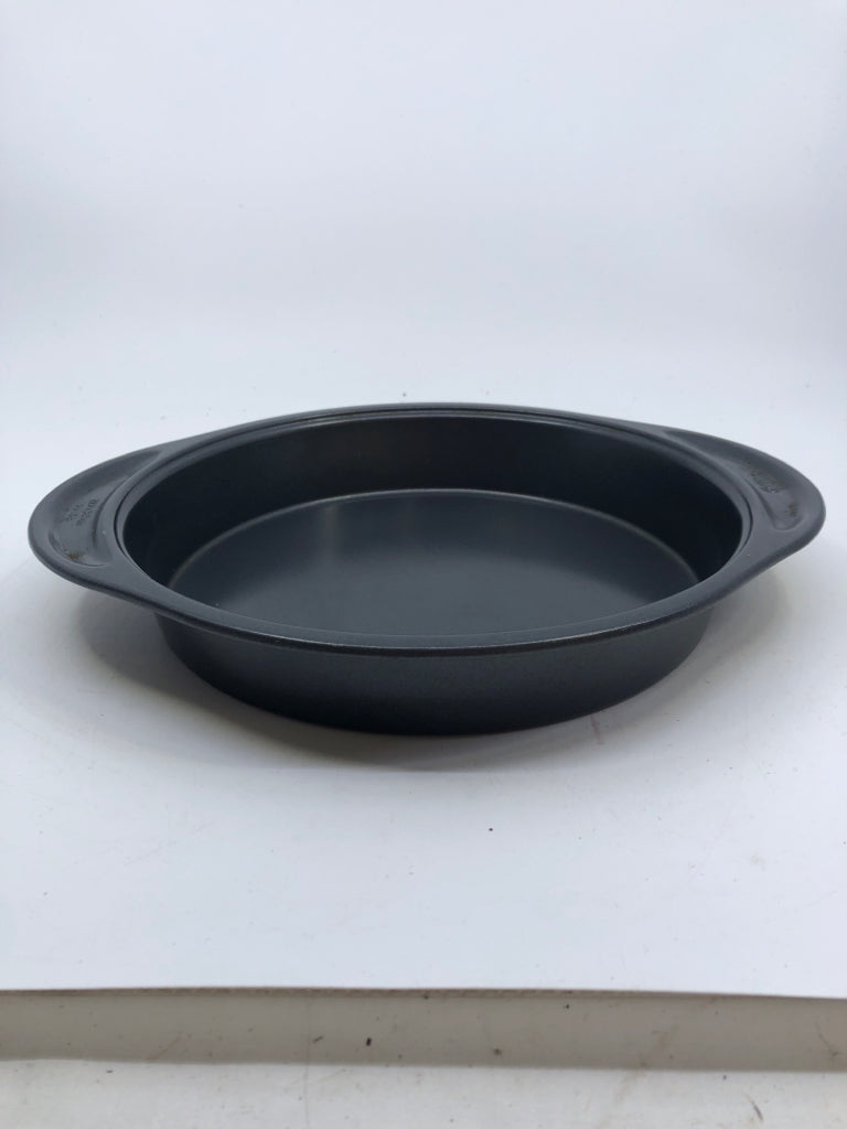 WILTON METAL CAKE PAN.