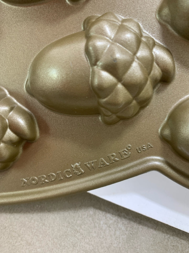 ANCORN CAKELET CAST ALUMINUM PAN NORDIC WARE.