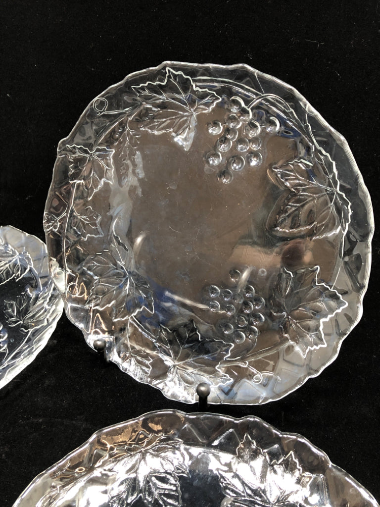 4PC GRAPE & LEAF EMBOSSED GLASS PLATES.