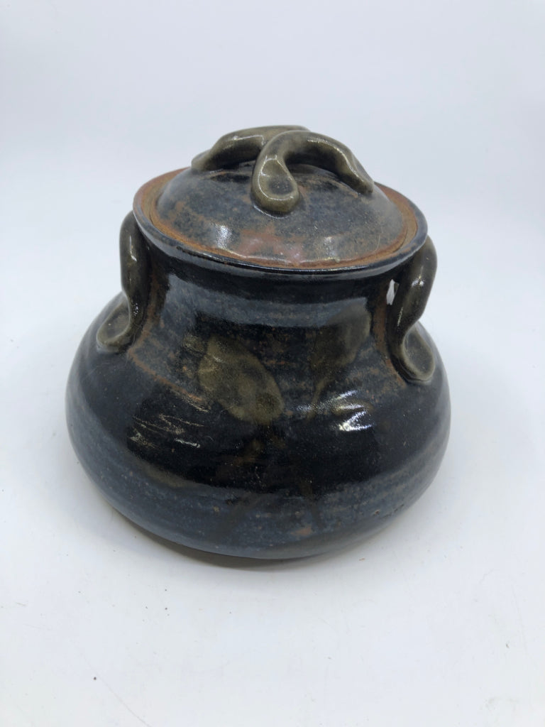 BLUE/GREEN POTTERY CROCK W/ HANDLES.