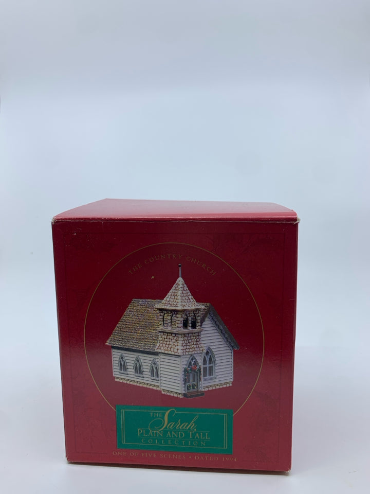 HALLMARK THE COUNTRY CHURCH IN BOX.