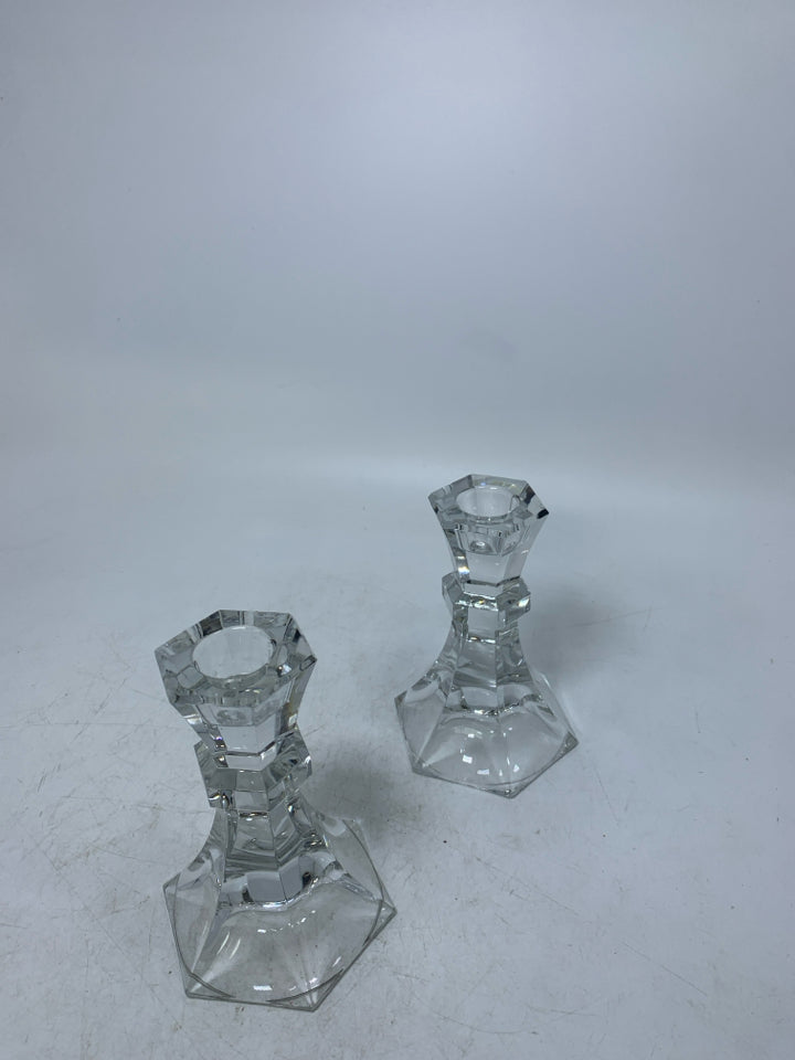 2 HEAVY GLASS TAPERED CANDLE HOLDERS.