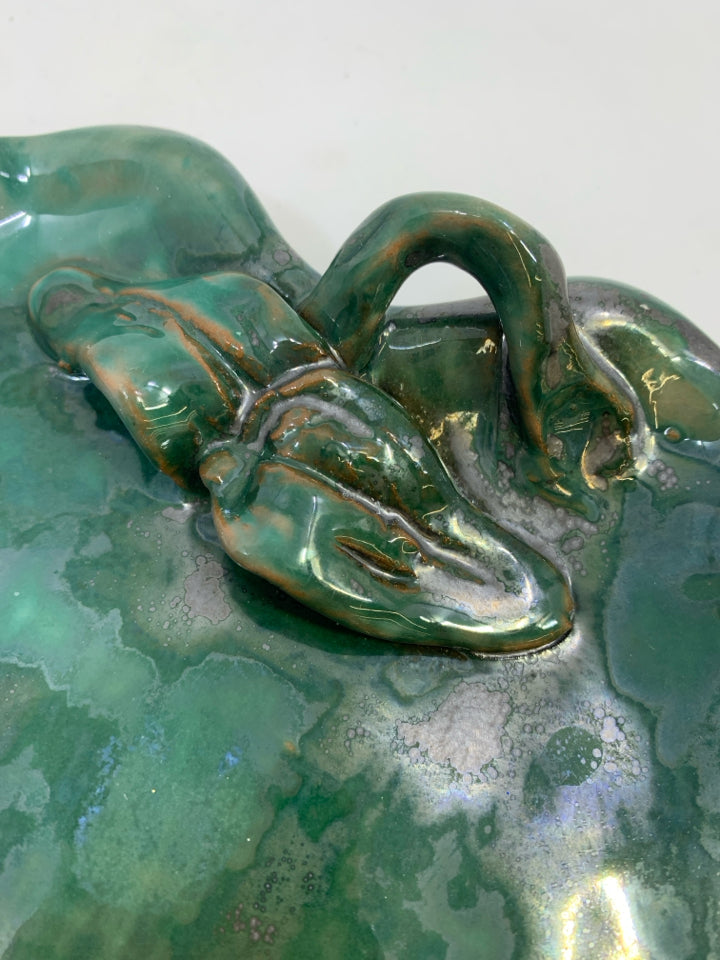 VTG TERRA ROSE GREEN APPLE PLATE.