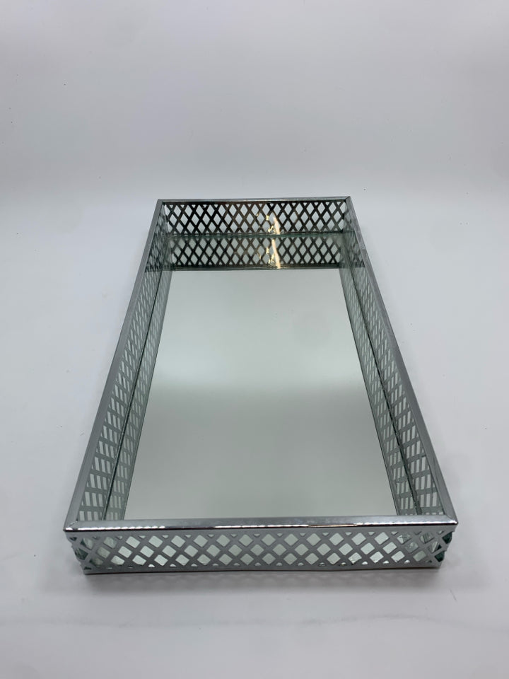 SILVER MIRRORED TRAY.