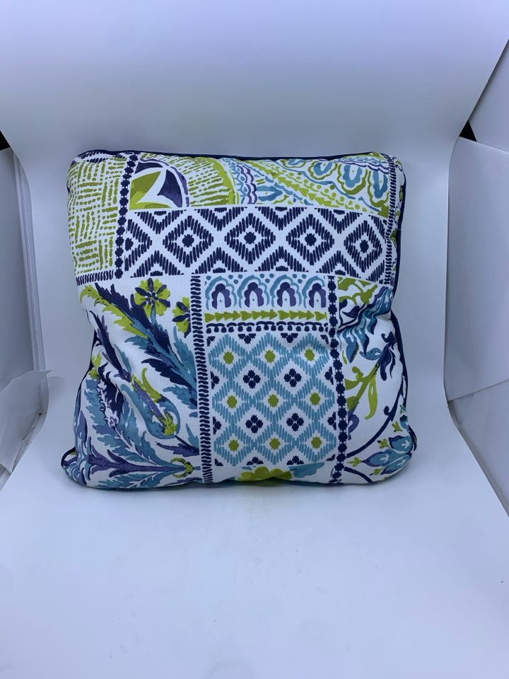 GREEN/BLUE FLORAL PILLOW.