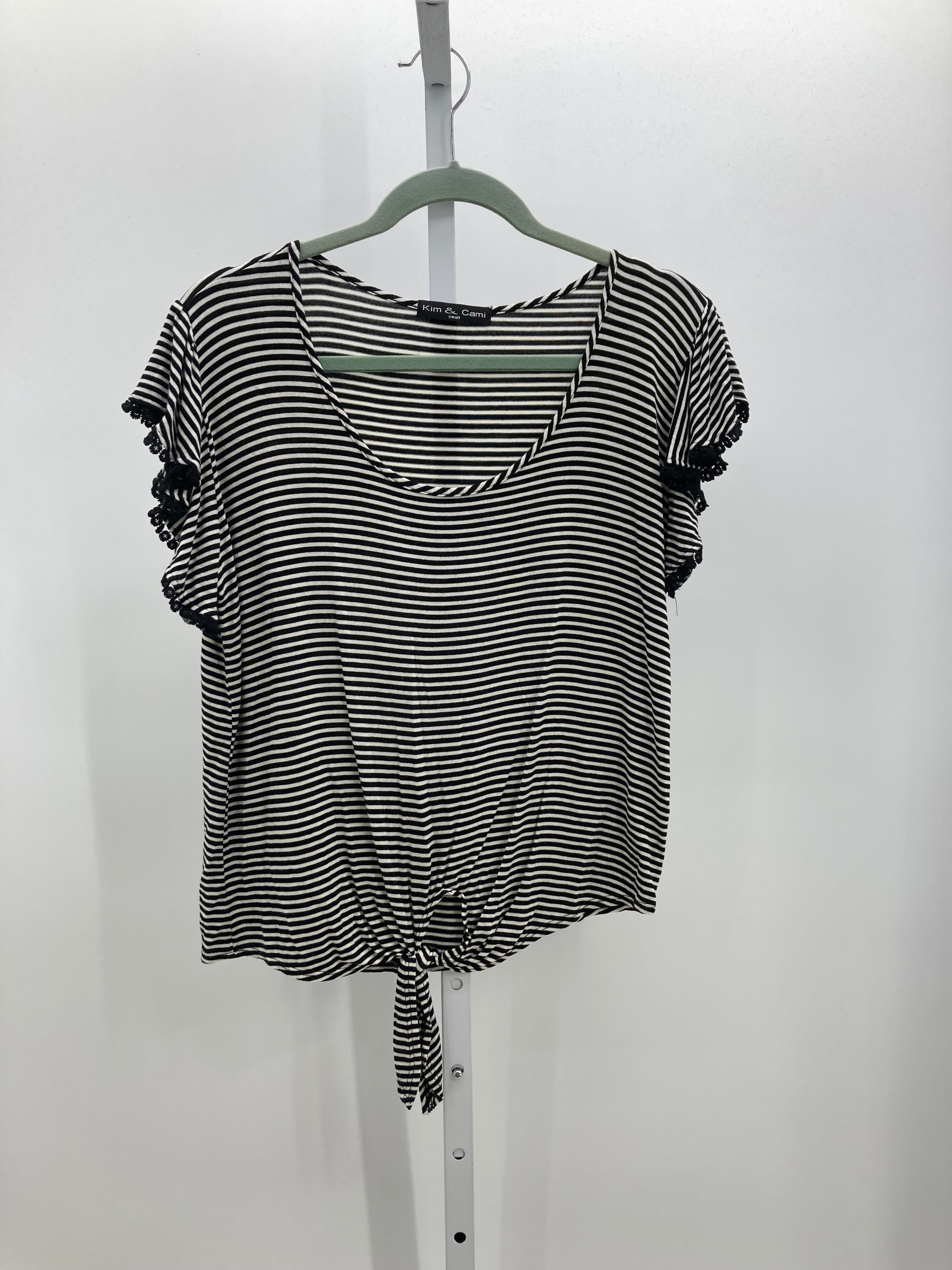 Kim & Cami Size Small Misses Short Sleeve Shirt
