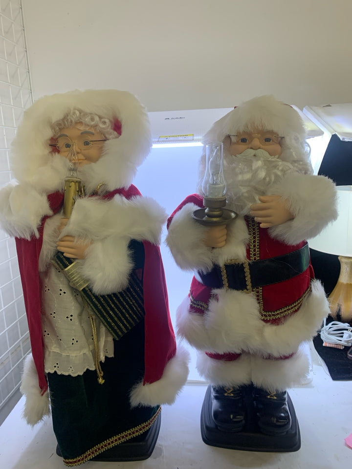 2 LIGHT UP MR AND MRS CLAUS LIGHT UP FIGURES.