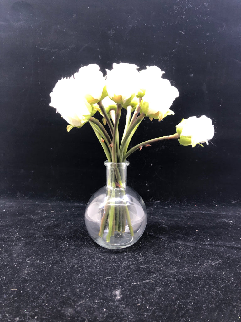 SMALL GLASS VASE W/ 11 SMALL WHITE ROSES.