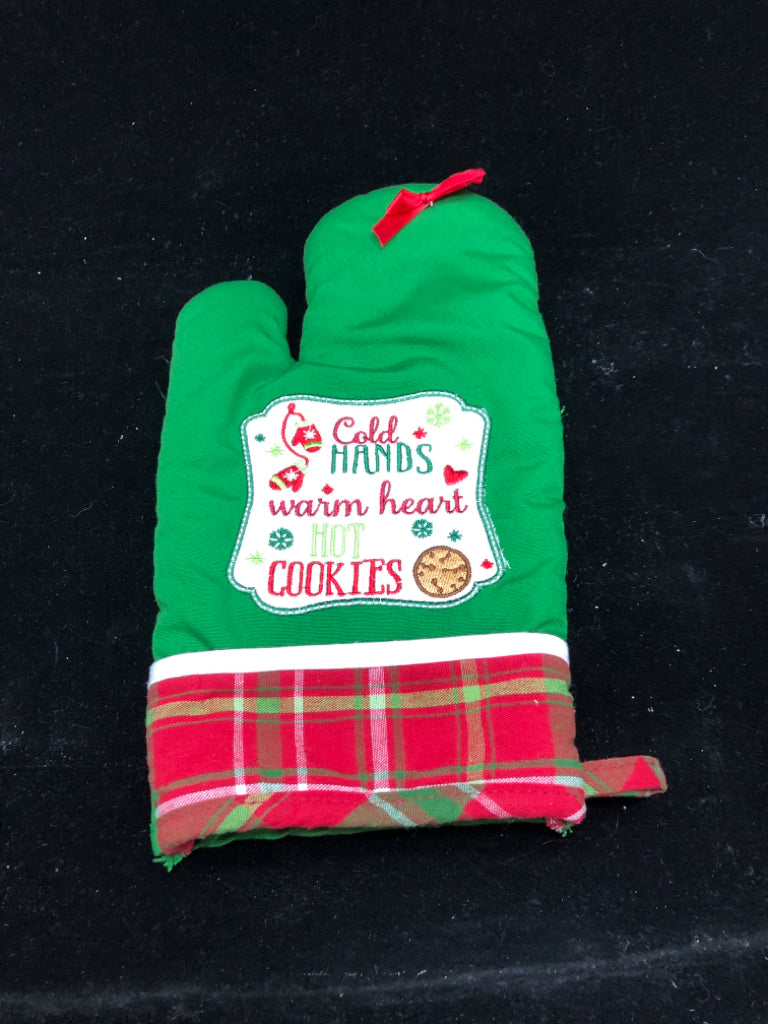 WARM HEARTS HOT COOKIES OVEN MITT.