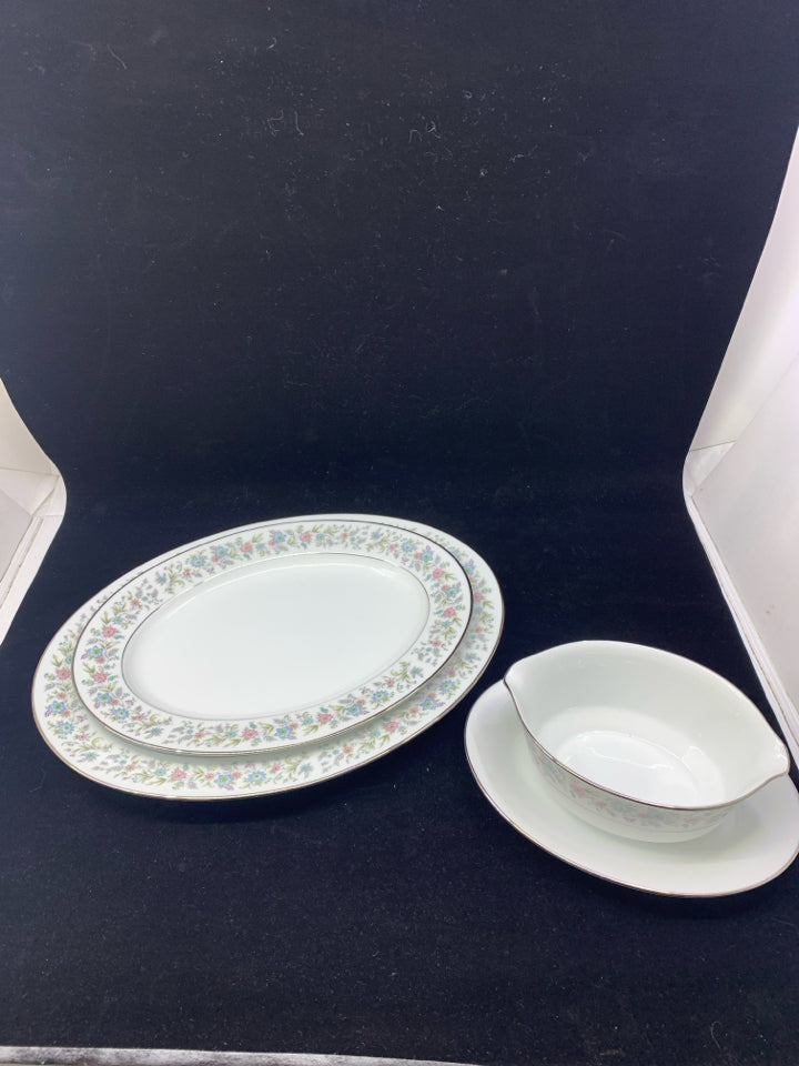 3PC CONTEMPORARY BLYTH BLUE FLORAL SERVING SET.