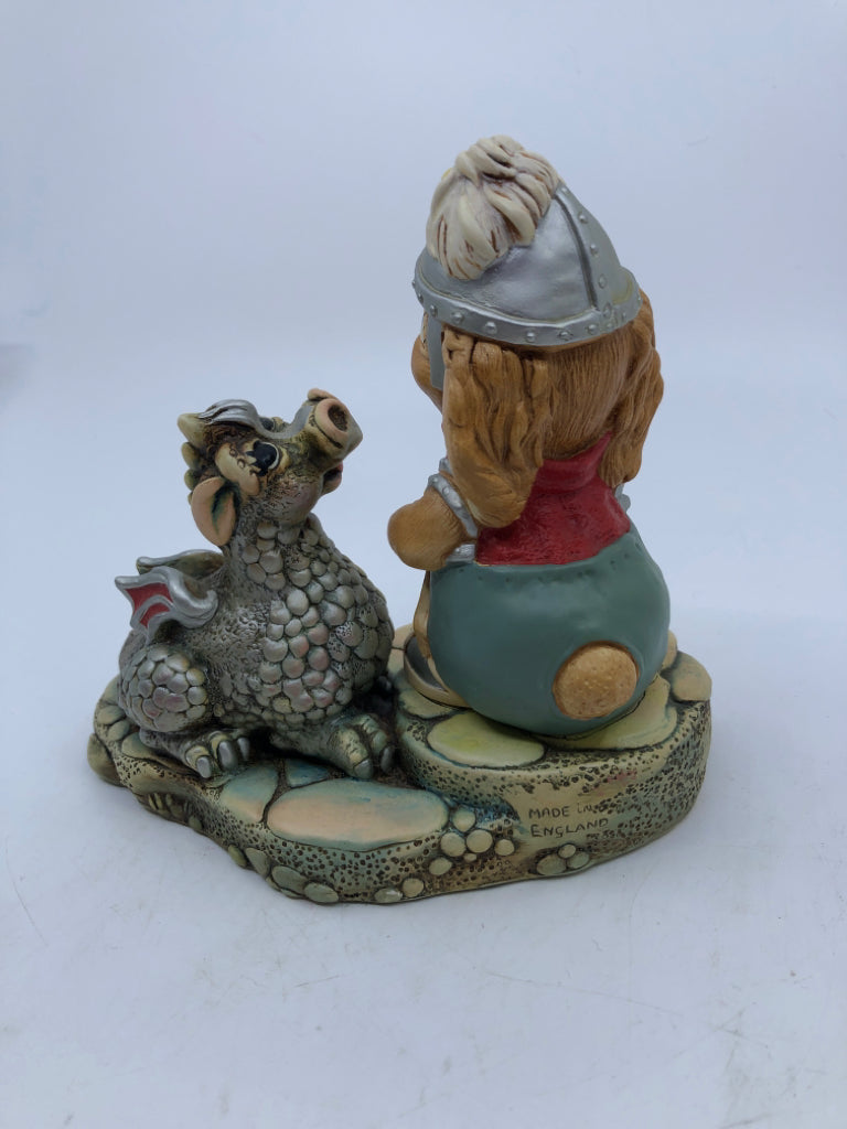 VTG PENDELFIN BUNNY GEORGE AND THE DRAGON.