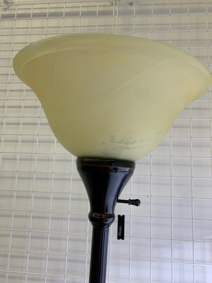 BLACK BASE TWO HEAD GLASS SHADE LAMP.