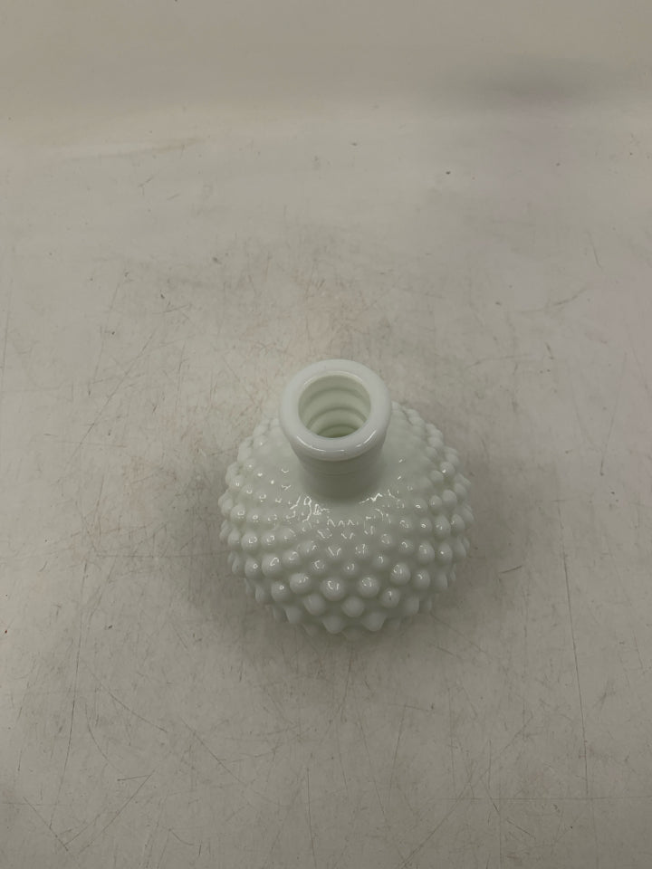 VTG HOBNAIL ROUND BUD VASE.