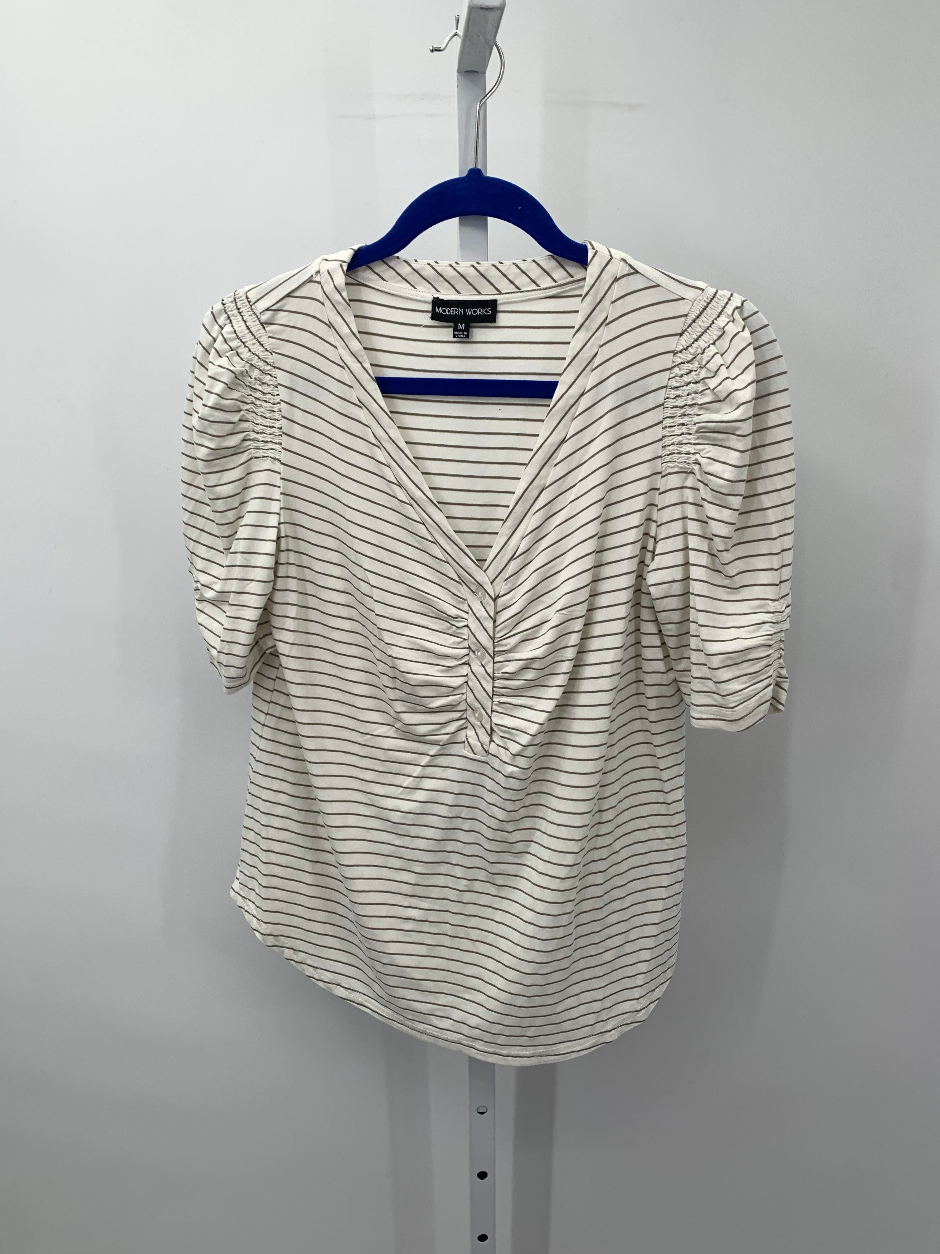 Size Medium Misses Short Sleeve Shirt