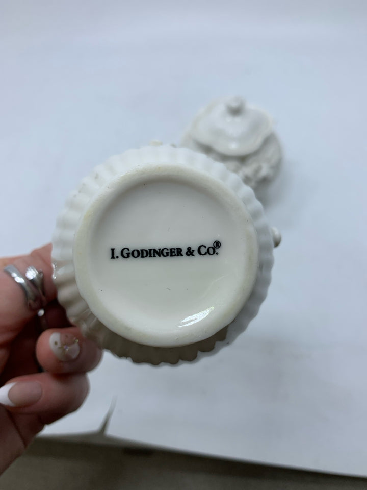 SHORT EMBOSSED FLOWERS SUGAR/CREAMER SET.