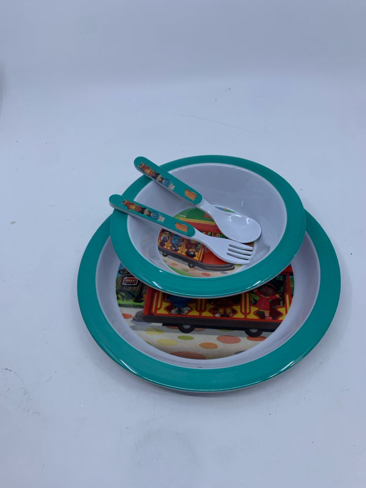 4PC DANIEL TIGERS NEIGHBORHOOD KIDS DISH SET- FORK, SPOON, BOWL, PLATE.