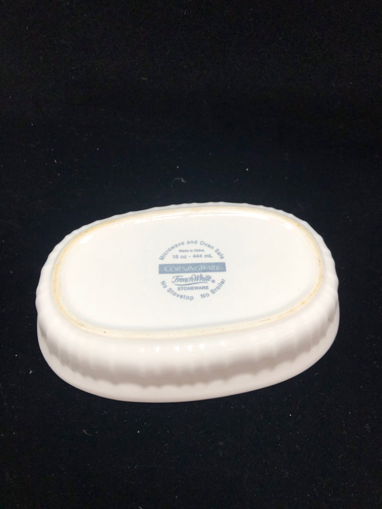 STONEWARE CASSEROLE W/ LID.