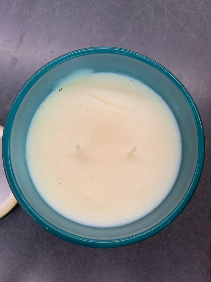 CALMING WAVES CANDLE.