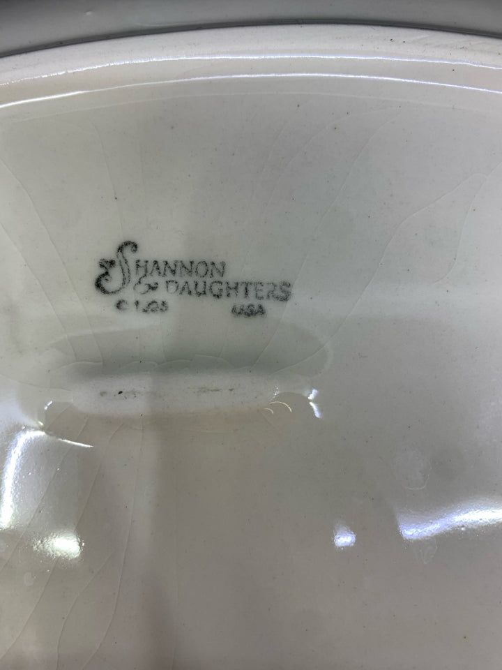 OVAL SNOWMAN FAMILY SERVING DISH.