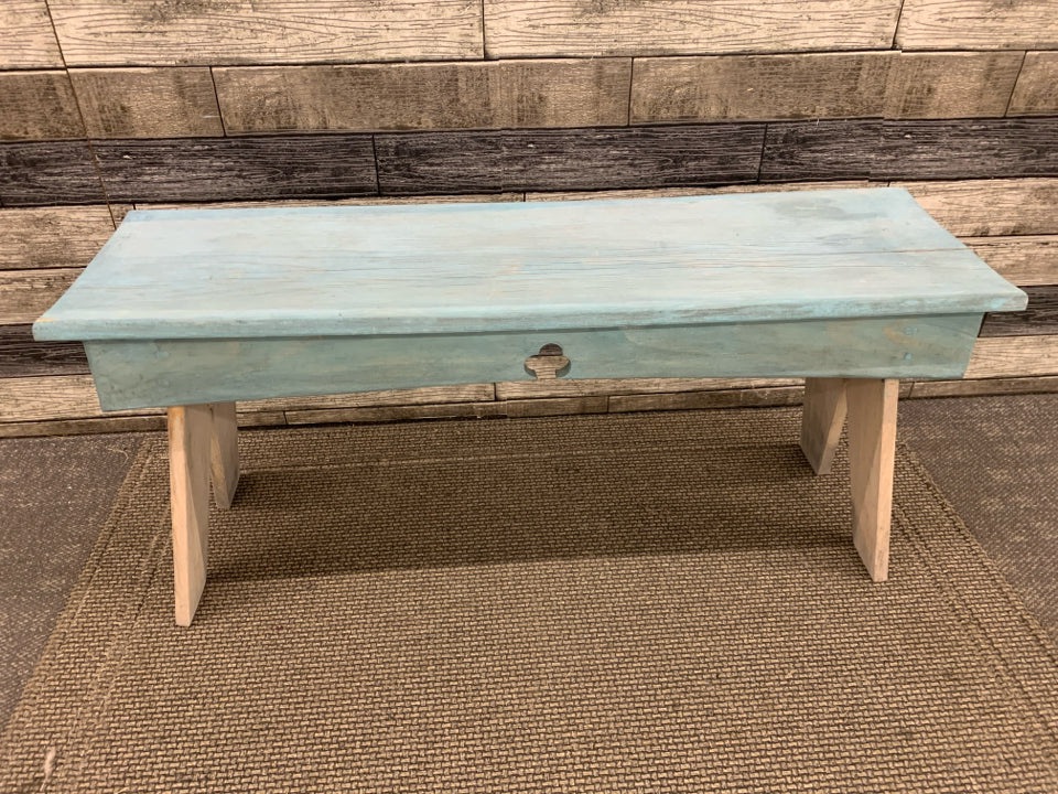 BLUE/GRAY WOODEN BENCH.