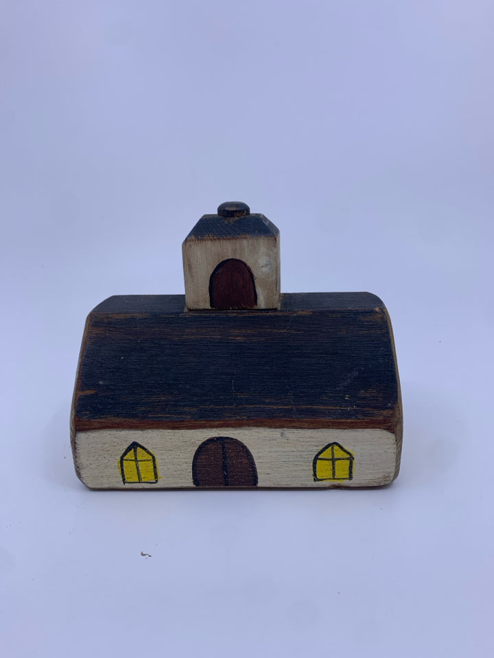 PRIMITIVE WOOD WHITE PAINTED HOUSE DECOR.