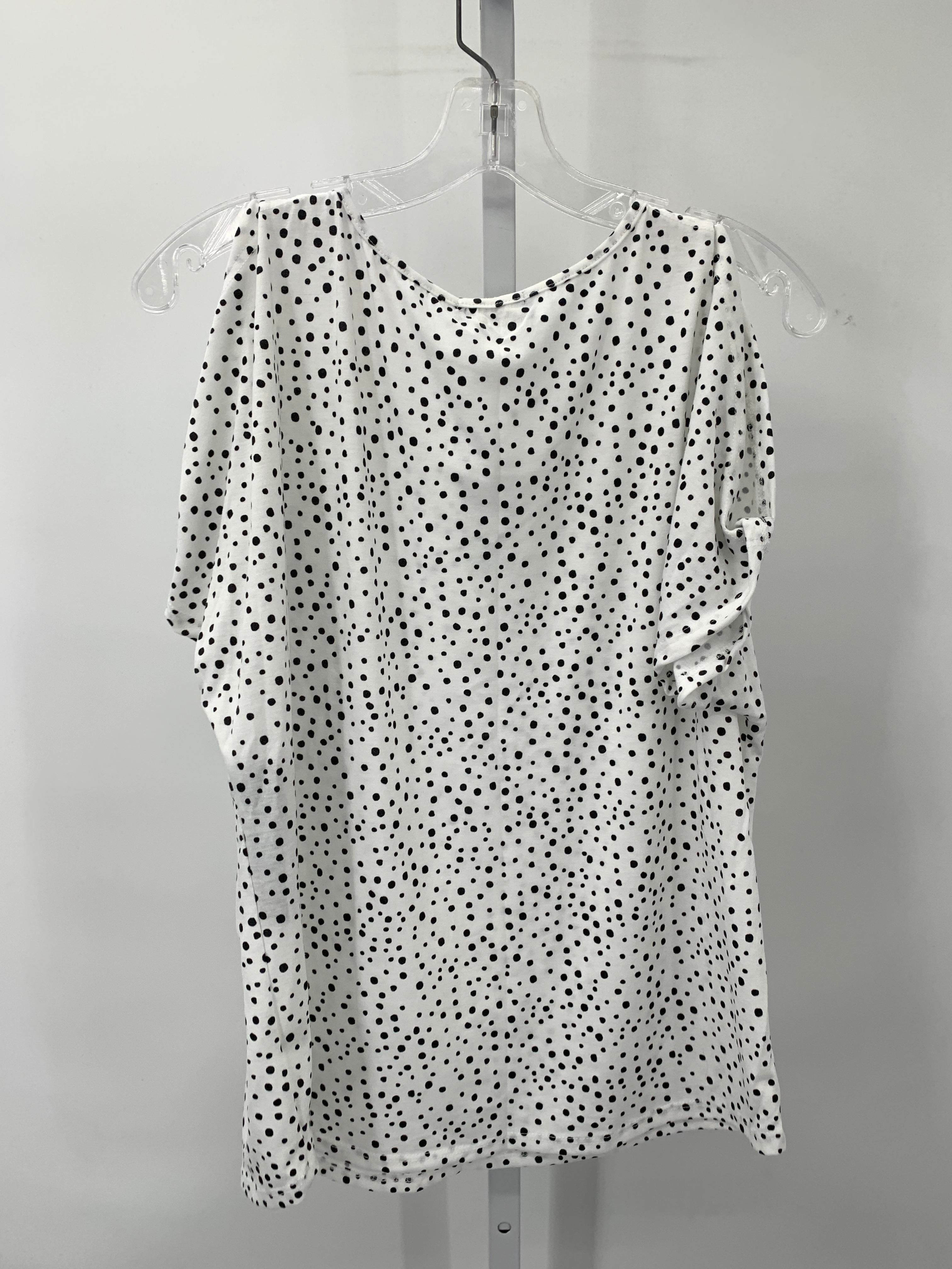 Size Medium Misses Short Sleeve Shirt