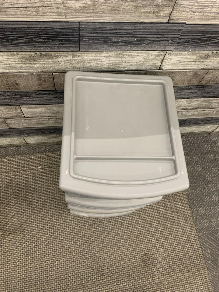 GRAY PLASTIC 3 DRAWER ORGANIZER.