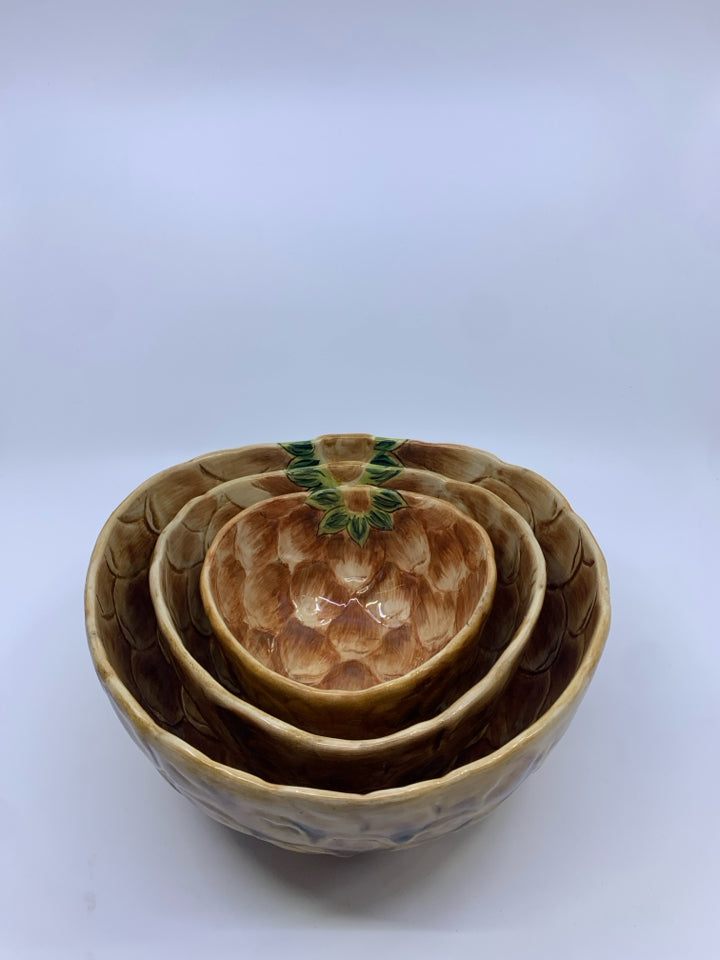 3 CERAMIC NESTING PINEAPPLE BOWLS.