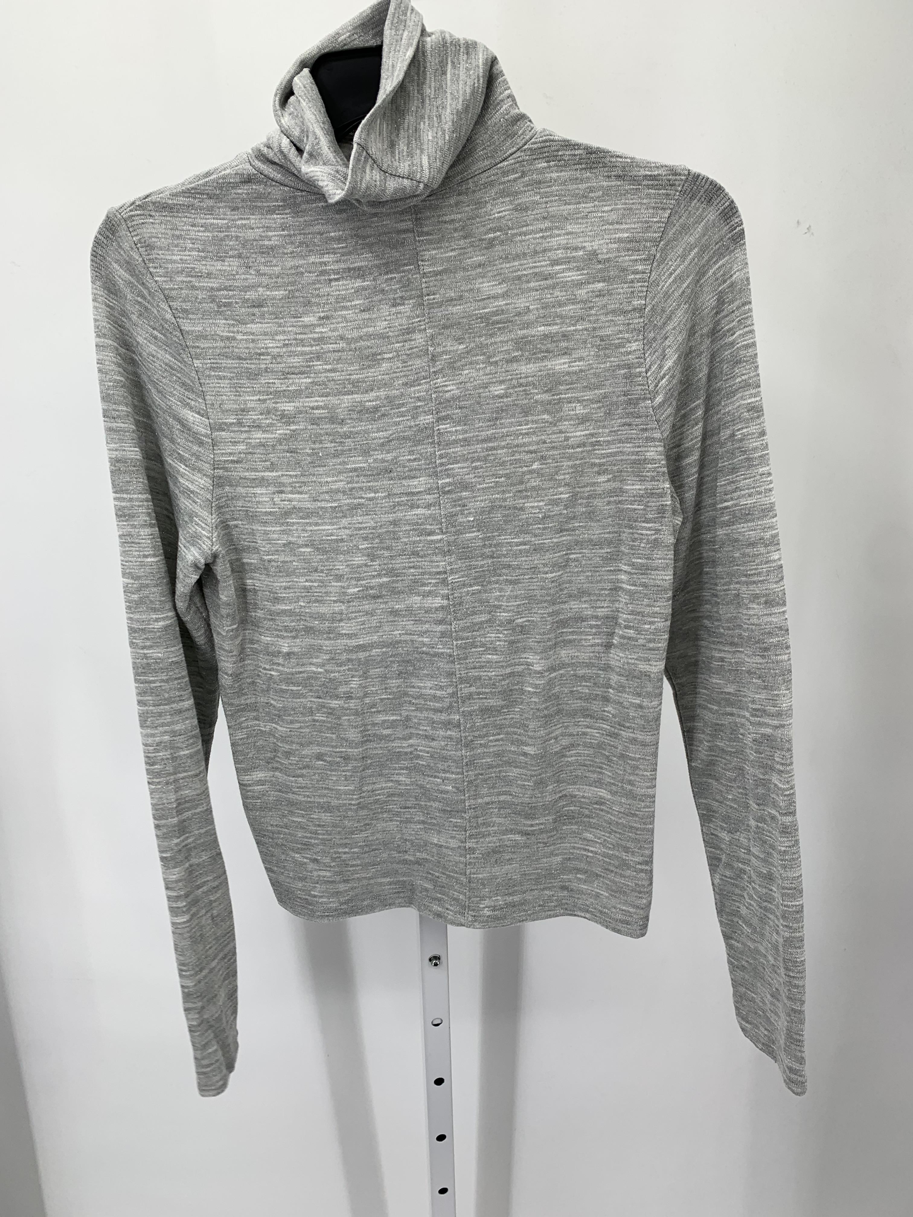 Universal Thread Size Medium Misses Long Sleeve Shirt