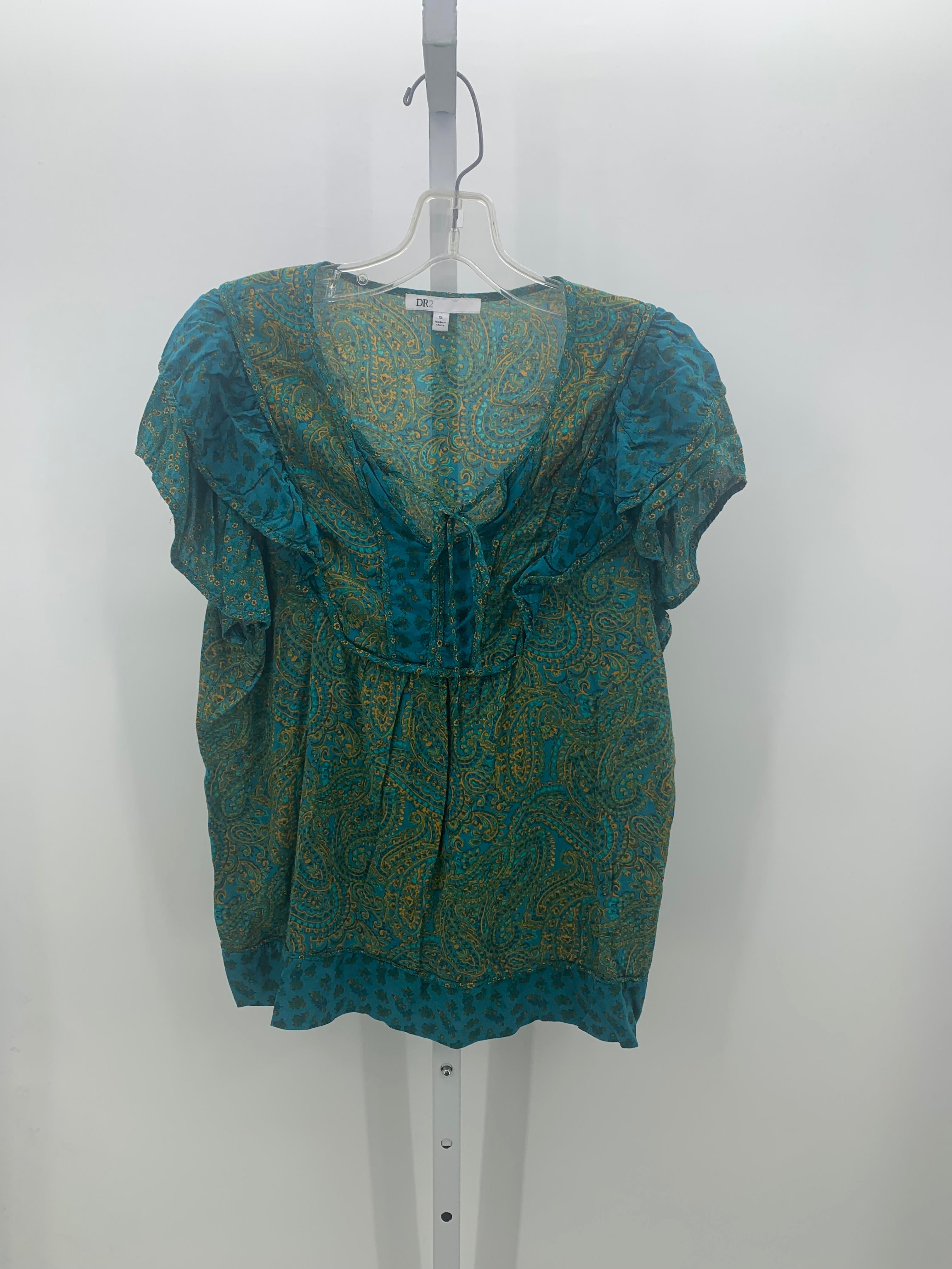 Size Extra Large Misses Short Sleeve Shirt