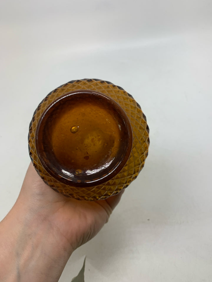 GLASS DIAMOND PATTERN BASE W/ SKINNY NECK.