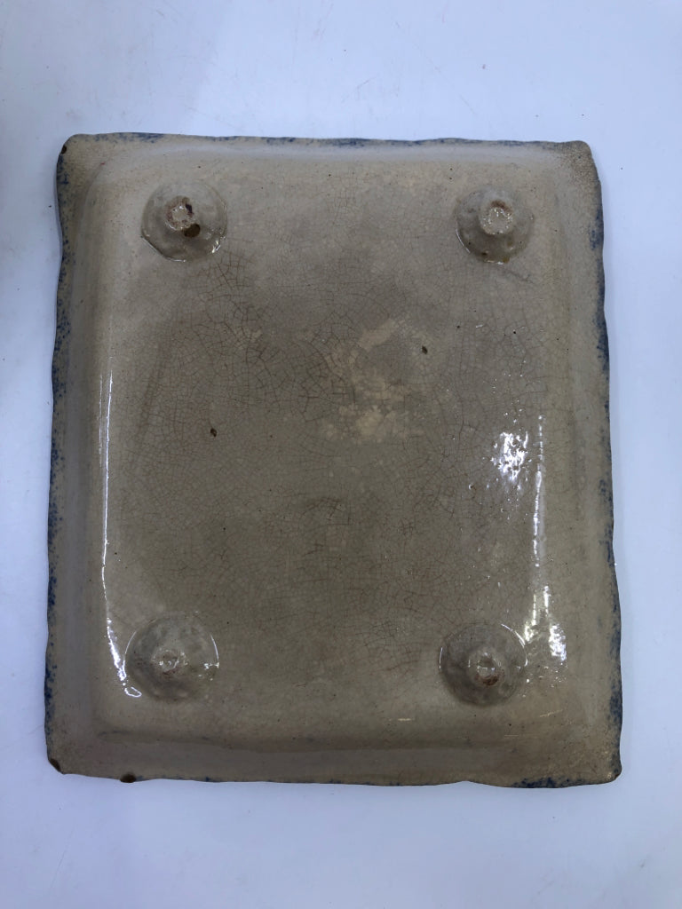 VTG CREAM+BLUE CHEESE/  BUTTER DISH WITH LID.