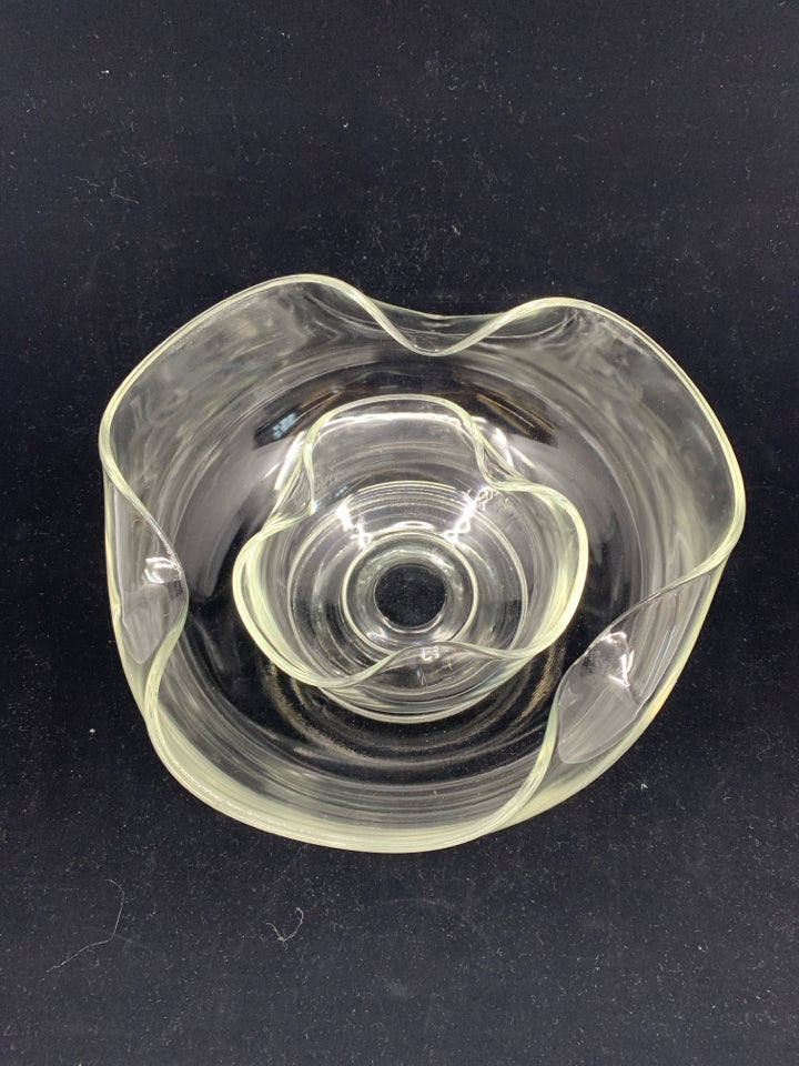 2 PC CLEAR GLASS WAVY EDGE CHIPS AND DIP BOWLS.