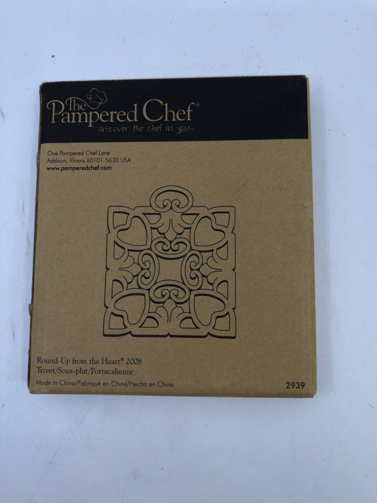 NIB BRONZE HEART TRIVET.