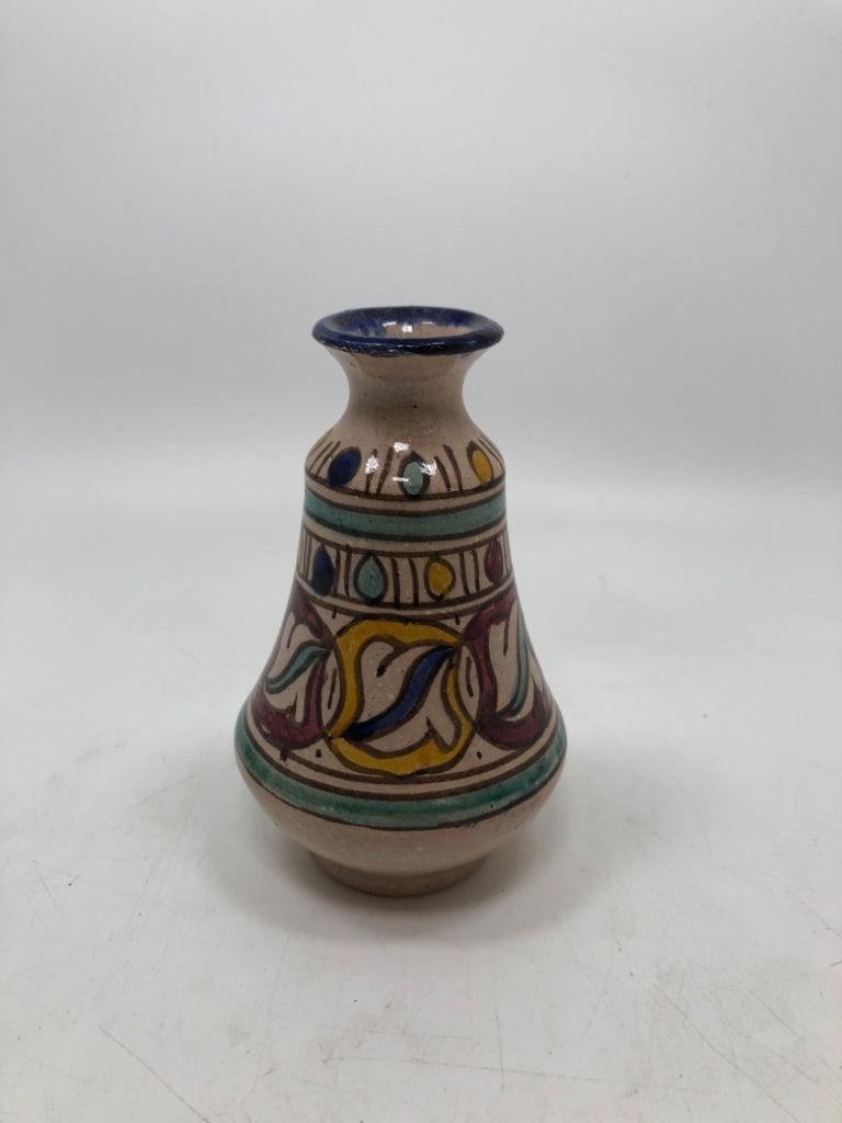 MULTI-COLORED STONEWARE BUD VASE.