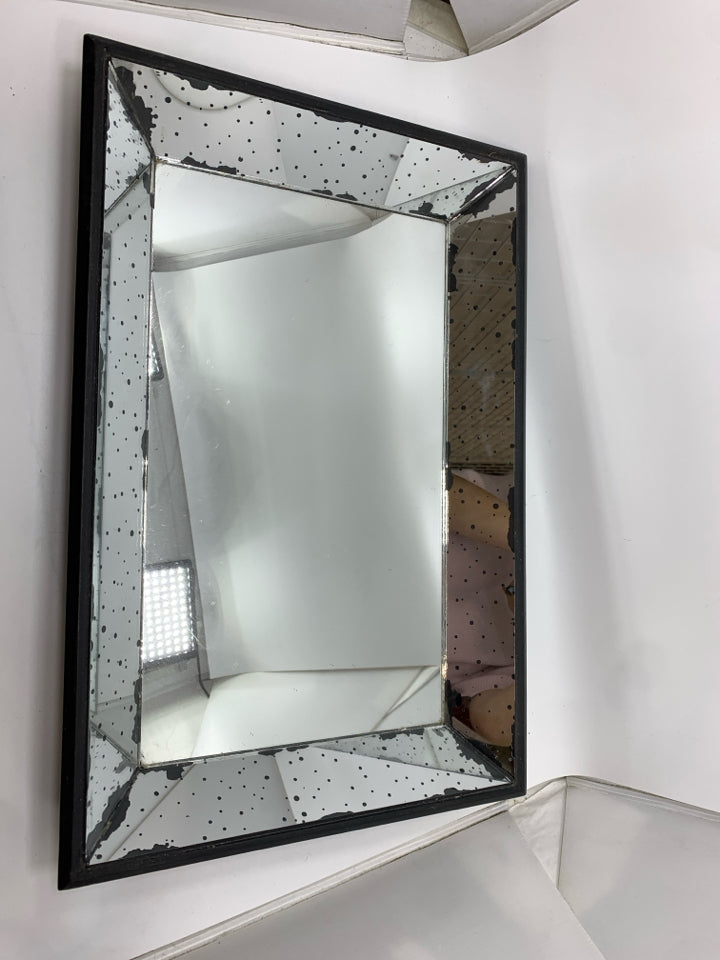 BLACK WOOD DISTRESSED MIRROR TRAY.
